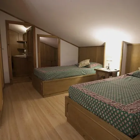 Luxury Panoramic 3br 2min To Centre 5min To Lifts דירה