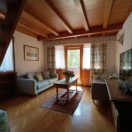 Luxury Panoramic 3br 2min To Centre 5min To Lifts דירה *