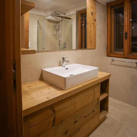 Luxury Panoramic 3br 2min To Centre 5min To Lifts דירה קורטינה ד'אמפזו